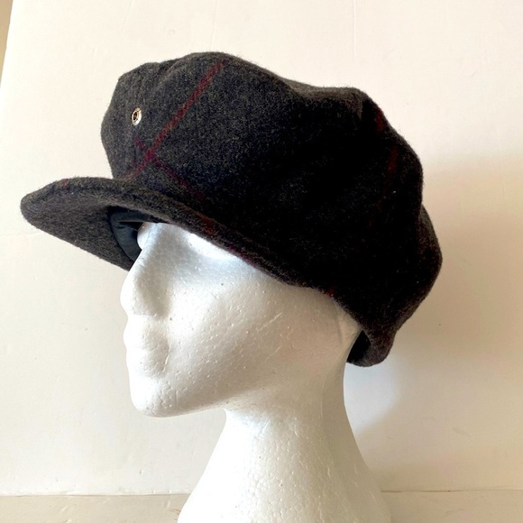 Vintage Genuine Wool Newsboy CROWN CAP Cabbie Hat Button Charcoal Gray red plaid - Picture 1 of 14
